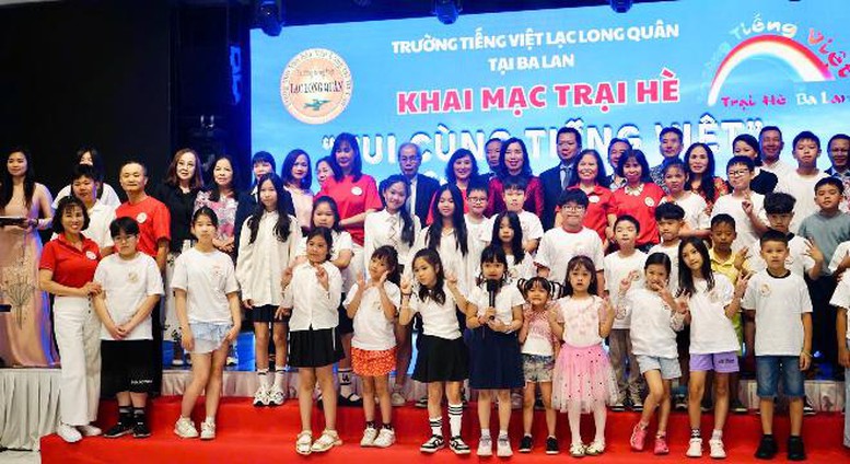 Cộng đồng người Việt tại Ba Lan luôn hướng về quê hương, đất nước
